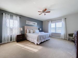 Ένα ή περισσότερα κρεβάτια σε δωμάτιο στο Tranquil Lake +24 φωτογραφίες