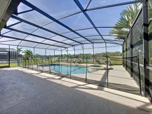 Πισίνα στο ή κοντά στο Tranquil Lake