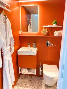 Ένα μπάνιο στο ECLA Genève Archamps