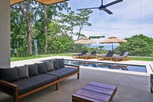 Bazén v ubytování Villa Alba Malpais 4ensuite rooms ocean view by Sea N Sun nebo v jeho okolí