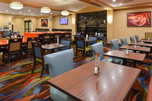 Restaurace v ubytování Holiday Inn Express Flagstaff by IHG