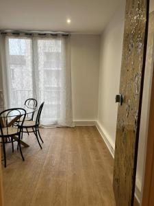 Photo de la galerie de l'établissement Appartement familial confortable, à Issy-les-Moulineaux