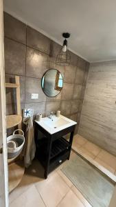 Ένα μπάνιο στο Cabaña Pehuen, Bosque Peralta Ramos, Mar del Plata +22 φωτογραφίες