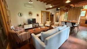 Μια τηλεόραση ή/και κέντρο ψυχαγωγίας στο Cabaña Pehuen, Bosque Peralta Ramos, Mar del Plata