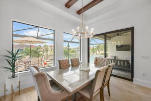 Χώρος καθιστικού στο 348 Marquesas Court