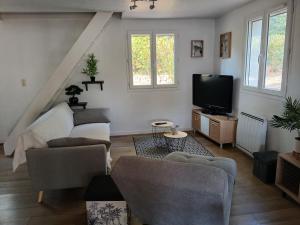 Μια τηλεόραση ή/και κέντρο ψυχαγωγίας στο Les Fougères