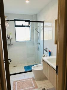 Et badeværelse på Comfy Crib