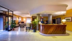 Majoituspaikan Hotel Des Alpes aula tai vastaanotto