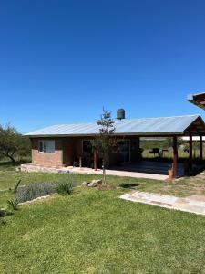 Το κτήριο όπου στεγάζεται  η παραθεριστική κατοικία