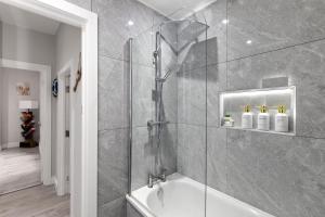 Ένα μπάνιο στο Modern 1-bed Flat Near Weymouth Seafront +37 φωτογραφίες