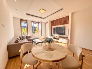 Χώρος καθιστικού στο Luxury apartment 304 - next to Sarajevo City Center