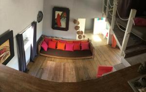 an overhead view of a living room with a couch at Villa zen in Saint-François