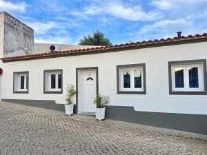 アミエイラにあるCasa do Mestreの白い家