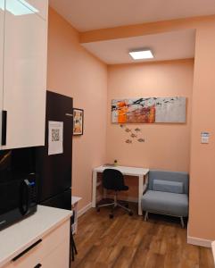 Η κουζίνα ή μικρή κουζίνα στο Newly Renovated West End Apartment