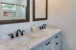 Φωτογραφία από το άλμπουμ του Tullahoma Whiskey Trail Base with Yard and Fire Pit σε Tullahoma +22 φωτογραφίες