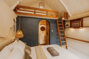 Postel nebo postele na pokoji v ubytování Luna and Sol Beach Resort