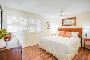 Postel nebo postele na pokoji v ubytování Pono Kai Resort B203 + 35 fotografií