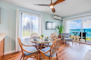 TV a/nebo společenská místnost v ubytování Pono Kai Resort B208