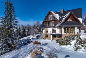 ブコビナ・タトシャンスカにあるVilla Parkの雪家