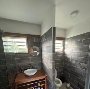 Koupelna v ubytování Bungalow Kaz Toumblak + 2 fotografie