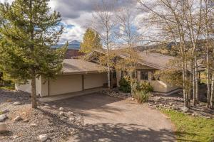 Το κτήριο όπου στεγάζεται  η παραθεριστική κατοικία