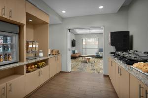 Kuchyň nebo kuchyňský kout v ubytování TownePlace Suites by Marriott Corpus Christi Portland