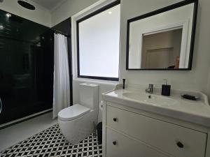 Koupelna v ubytování Kernow - Minimum age 18 + 117 fotografií