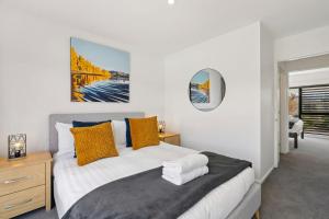 Postel nebo postele na pokoji v ubytování Mt Iron Vista