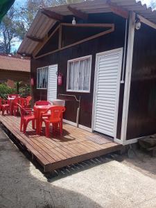 Tòa nhà nơi nhà gỗ tọa lạc +9 ảnh