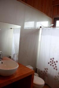 Vannituba majutusasutuses Increíble Casa Familiar en Zapallar +20 fotot