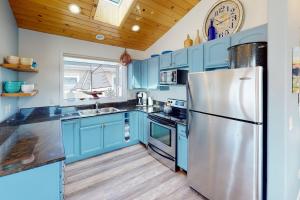 Η κουζίνα ή μικρή κουζίνα στο Ocean Front with Spectacular Views! Beach, Please! +10 φωτογραφίες