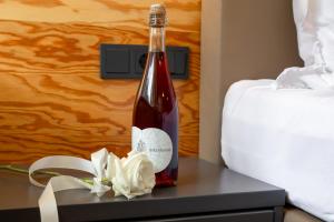 Nápoje v ubytování Berghaus Stuben Arlberg mit Sauna Panoramablick und Nähe zur Piste