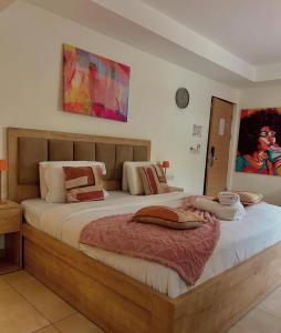 Postel nebo postele na pokoji v ubytování Krater apartments