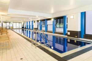 Bassein majutusasutuses Stylish City Escape! Oaks Horizons või selle lähedal