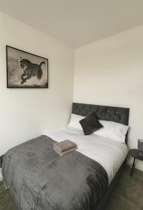 Postel nebo postele na pokoji v ubytování Modern 3-Bed Townhouse Manchester City Centre Free Parking