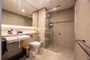 Ένα μπάνιο στο Horizon King-bed Lux Apt Free Parking +61 φωτογραφίες