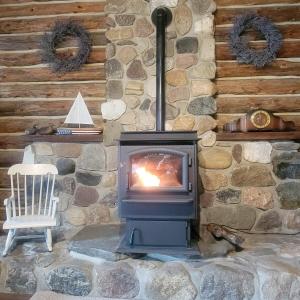 Fotografie z fotogalerie ubytování Charming Country Cabin- Cozy, Scenic View, HOT TUB v destinaci Rushville