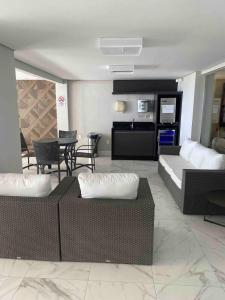 Kuchyň nebo kuchyňský kout v ubytování Apartamento Balneário Camboriú