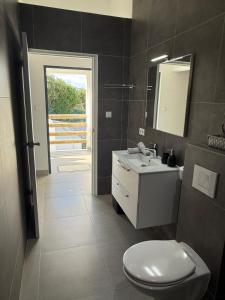 Phòng tắm tại Boho garden Apt B