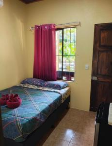 Postel nebo postele na pokoji v ubytování Villas Sol Marbella + 49 fotografií