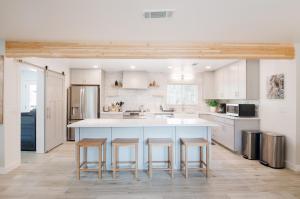 Kuchyň nebo kuchyňský kout v ubytování Dennison House