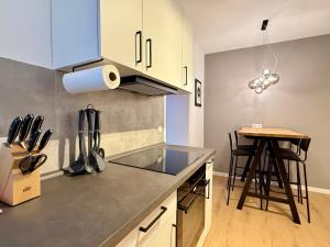 Η κουζίνα ή μικρή κουζίνα στο KO 3-Zimmer Apartment 73 qm bis zu 6 Personen +15 φωτογραφίες