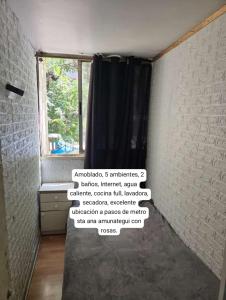 Ένα ή περισσότερα κρεβάτια σε δωμάτιο στο Sunset Forever