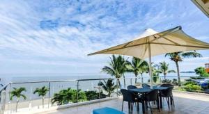 Nespecifikovaný výhled na moře nebo výhled na moře při pohledu z hotelu