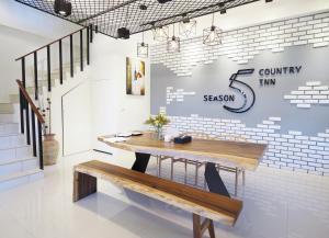 תמונה מהגלריה של Season 5 Country Inn בווג'ייה