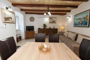TV a/nebo společenská místnost v ubytování Holiday Home NiKa