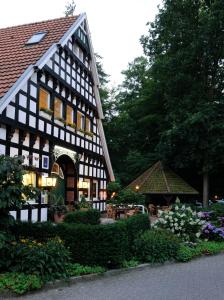 Ein Garten an der Unterkunft VILA VITA Burghotel Dinklage