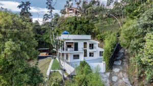 Un paisaje natural cerca de la villa