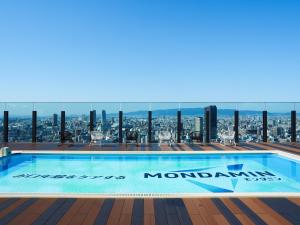Bazén v ubytování APA Hotel & Resort Osaka Namba Ekimae Tower nebo v jeho okolí