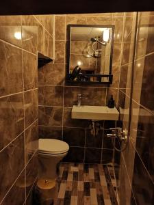 Et badeværelse på EMKA historic boutique stone house